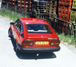 arriere alfa romeo alfetta gtv 2000