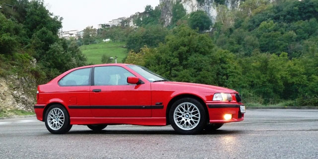 Photo BMW S�RIE-3 Compact 323 ti