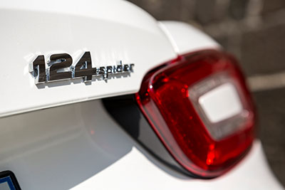 fiche technique fiat 124 spider