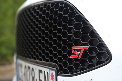fiche technique performances fiesta 6 st 1.6 200 ch