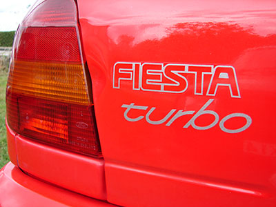 fiche technique performances ford fiesta rs turbo 1.6 133 ch