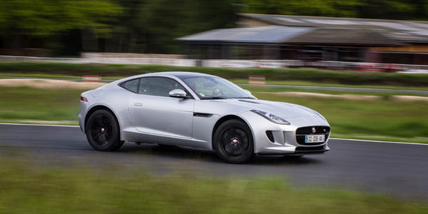 Photo JAGUAR F-TYPE Coup� V6 S