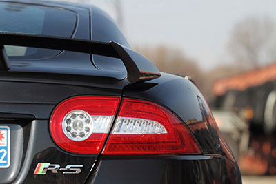 fiche technique jaguar xkr-s performances