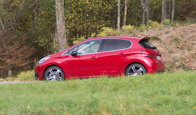 Photo PEUGEOT 208 GT Line 1.6L 165 ch