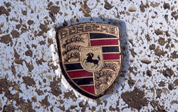 logo porsche boue