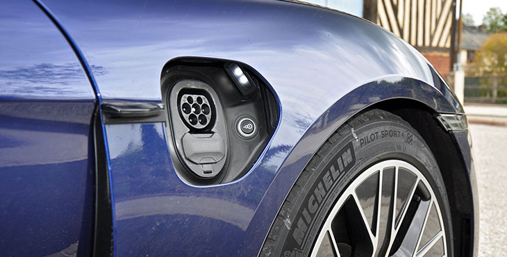 porsche taycan rwd charge