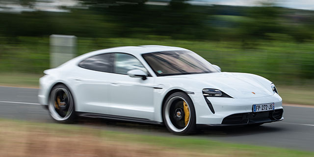 Photo PORSCHE TAYCAN Turbo S