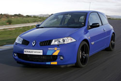 Photo RENAULT MEGANE (2) RS F1 Team R25