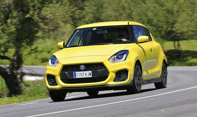 Photo SUZUKI SWIFT (III) Sport 1.4 140 ch