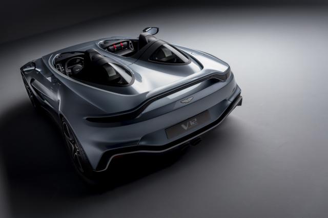 Aston Martin V12 Speedster : paradis m�canique Aston Martin V12 Speedster : paradis m�canique