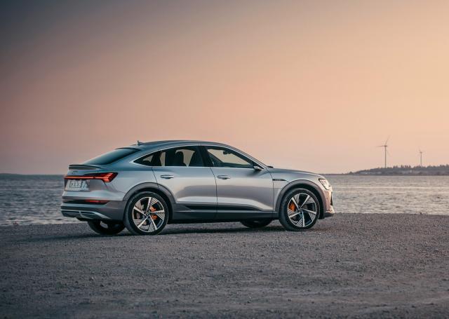 Audi E-tron Sportback : une ligne plus branch�e Audi E-tron Sportback : une ligne plus branch�e