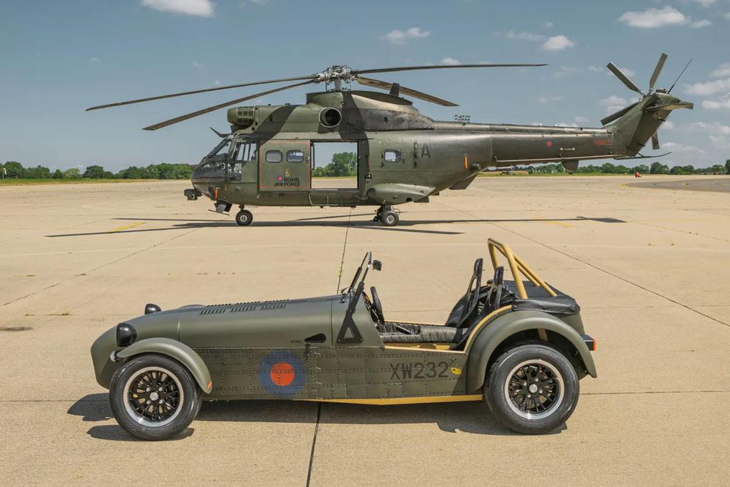 Une Caterham Seven faite avec des pi�ces d'h�licopt�re ! Une Caterham Seven faite avec des pi�ces d'h�licopt�re !