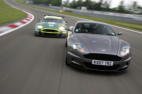 Aston Martin DBS : rencontre sur le N�rb�rgring avec la DBR9 Aston Martin DBS : rencontre sur le N�rb�rgring avec la DBR9