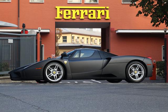 La seule Ferrari Enzo noir mat est � vendre La seule Ferrari Enzo noir mat est � vendre