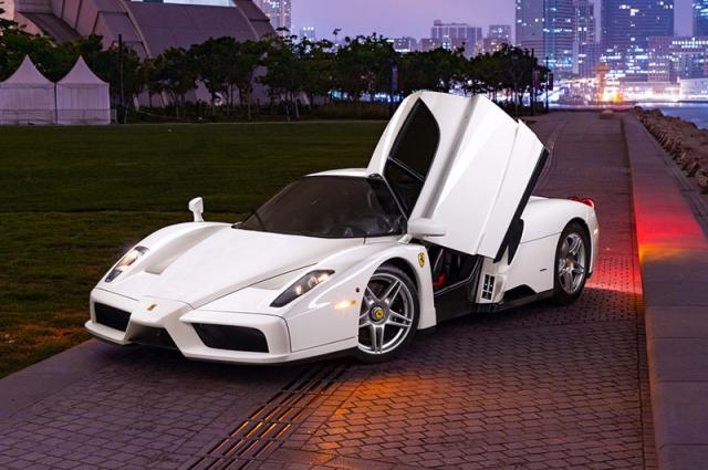 La seule Ferrari Enzo blanche au monde est � vendre La seule Ferrari Enzo blanche au monde est � vendre