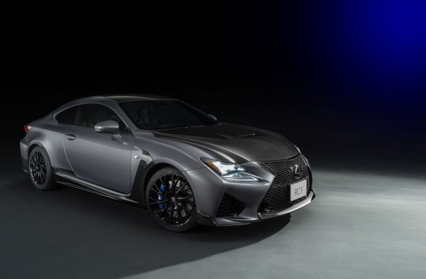 Lexus f�te les 10 ans de ses mod�les F Lexus f�te les 10 ans de ses mod�les F
