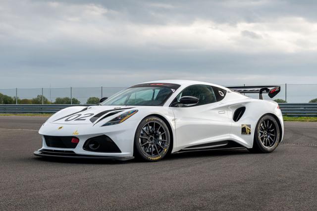 Lotus Emira GT4 : pour le plaisir de la piste Lotus Emira GT4 : pour le plaisir de la piste