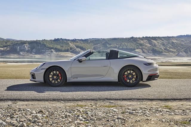 La Porsche 911 s'offre de nouvelles versions GTS La Porsche 911 s'offre de nouvelles versions GTS