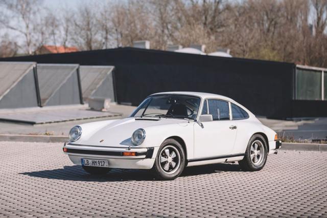 La Porsche 911 Carrera 3.0 de Hans Mezger retrouve la route La Porsche 911 Carrera 3.0 de Hans Mezger retrouve la route