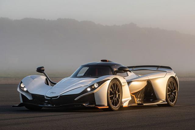 Praga Bohema, une supercar con�ue avec Romain Grosjean Praga Bohema, une supercar con�ue avec Romain Grosjean