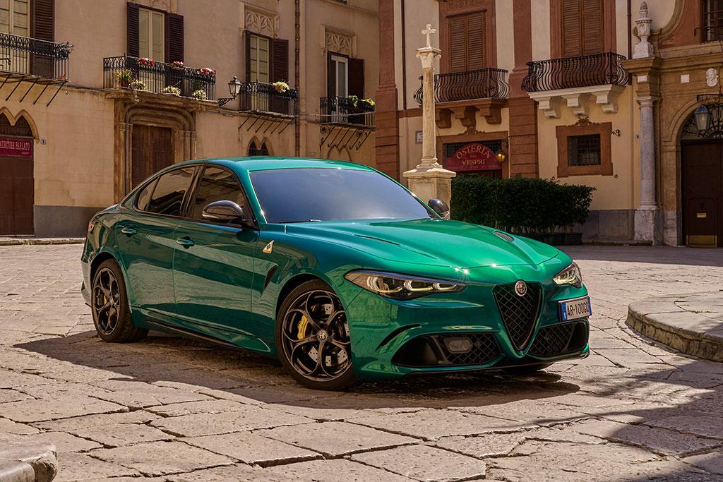 Alfa Romeo Giulia et Stelvio Quadrifoglio 100e Anniversario Alfa Romeo Giulia et Stelvio Quadrifoglio 100e Anniversario