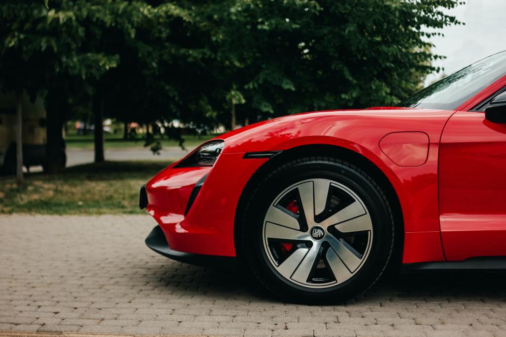 Quelle formule d'assurance pour une voiture �lectrique de sport ? Quelle formule d'assurance pour une voiture �lectrique de sport ?
