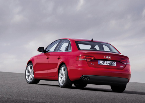 La nouvelle Audi A4 en premi�re mondiale... sans surprise ! La nouvelle Audi A4 en premi�re mondiale... sans surprise !