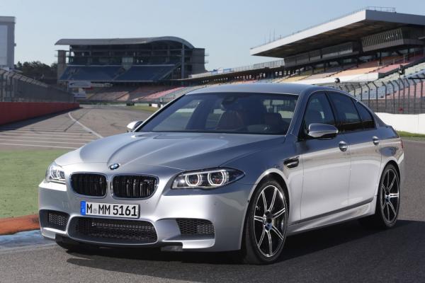 Petit lifting et pack Competition pour la BMW M5 F10 Petit lifting et pack Competition pour la BMW M5 F10