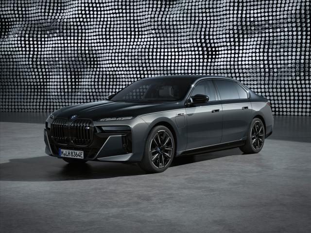 BMW S�rie 7 M760e xDrive : l'air responsable BMW S�rie 7 M760e xDrive : l'air responsable