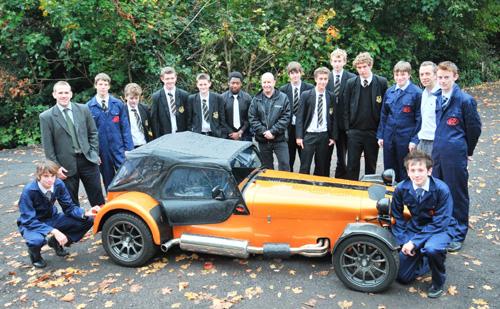 Apprendre � l'�cole sur une... Caterham ! Apprendre � l'�cole sur une... Caterham !