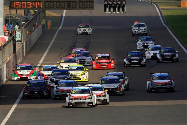 Premi�re ann�e, premier titre pour Citro�n en WTCC ! Premi�re ann�e, premier titre pour Citro�n en WTCC !