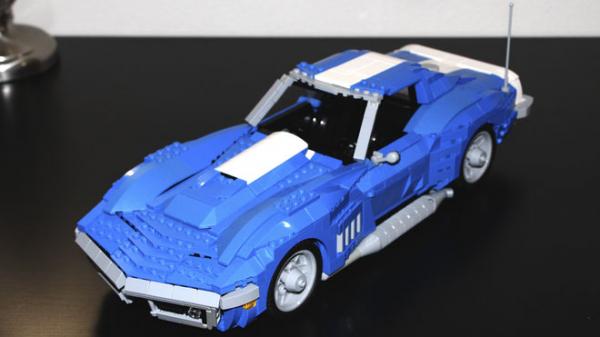 Une Chevrolet Corvette 1969 en L�go ! Une Chevrolet Corvette 1969 en L�go !