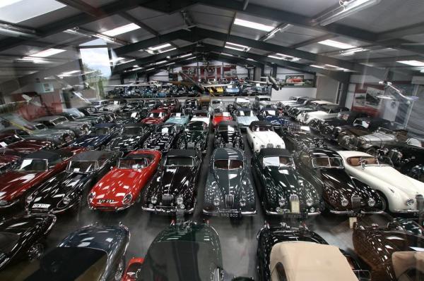 Jaguar enrichit son patrimoine avec la collection James Hull Jaguar enrichit son patrimoine avec la collection James Hull