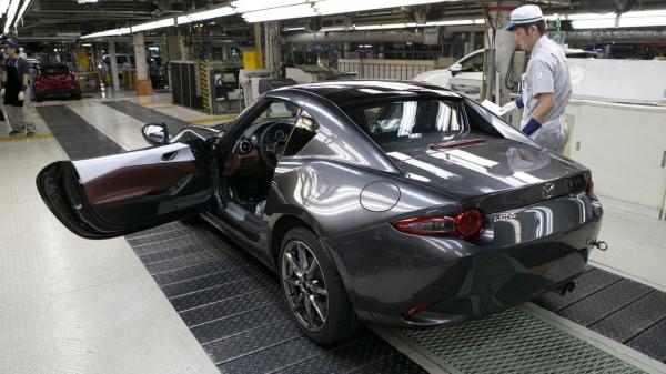 Mazda lance la production du coup� MX-5 RF Mazda lance la production du coup� MX-5 RF