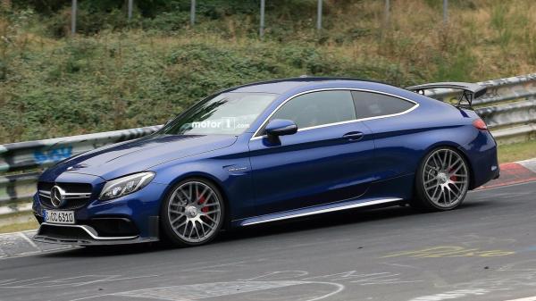 Une Mercedes-AMG C 63 R Coup� en pr�paration Une Mercedes-AMG C 63 R Coup� en pr�paration