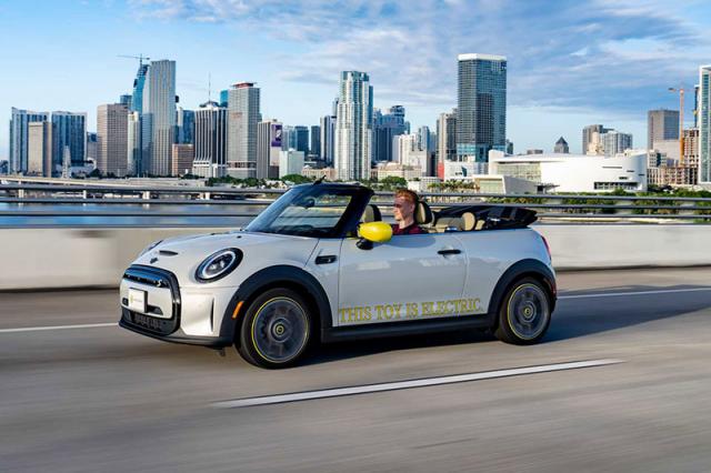 La MINI Cooper SE se d�cline en cabriolet La MINI Cooper SE se d�cline en cabriolet