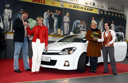 Une Opel Astra GTC OPC Nurburgring gagn�e en Allemagne ! Une Opel Astra GTC OPC Nurburgring gagn�e en Allemagne !