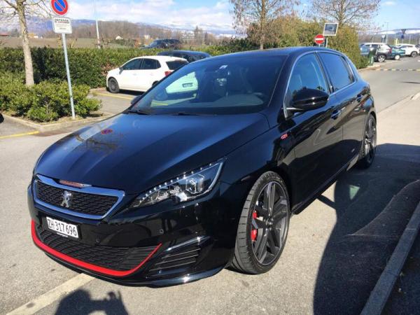 S�bastien Loeb a re�u sa Peugeot 308 GTI S�bastien Loeb a re�u sa Peugeot 308 GTI