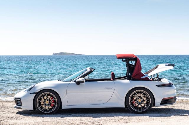 La Porsche 992 cabriolet d�voile les secrets de sa capote La Porsche 992 cabriolet d�voile les secrets de sa capote