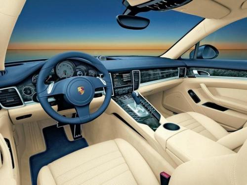 La Porsche Panamera continue son strip-tease La Porsche Panamera continue son strip-tease