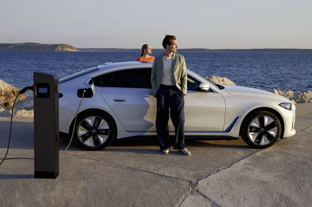 Les constructeurs s'allient pour cr�er un nouveau r�seau de recharge Les constructeurs s'allient pour cr�er un nouveau r�seau de recharge