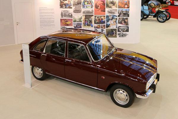 R�tromobile 2015 : Renault f�te les 50 ans de la R16 R�tromobile 2015 : Renault f�te les 50 ans de la R16