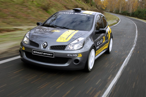 Clio Renault Sport R3 : taill�e pour le rallye Clio Renault Sport R3 : taill�e pour le rallye
