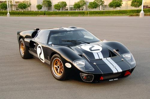Shelby ressuscite la Ford GT40 pour ses 85 ans ! Shelby ressuscite la Ford GT40 pour ses 85 ans !