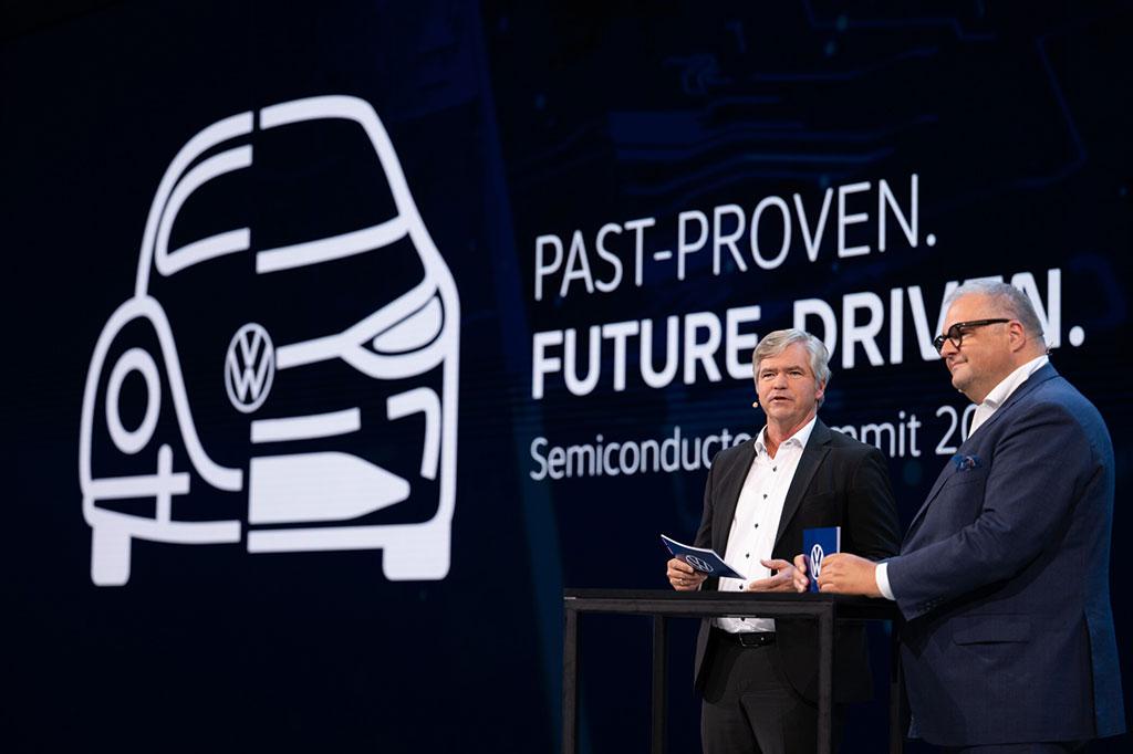 Volkswagen officialise son partenariat avec Rivian Volkswagen officialise son partenariat avec Rivian