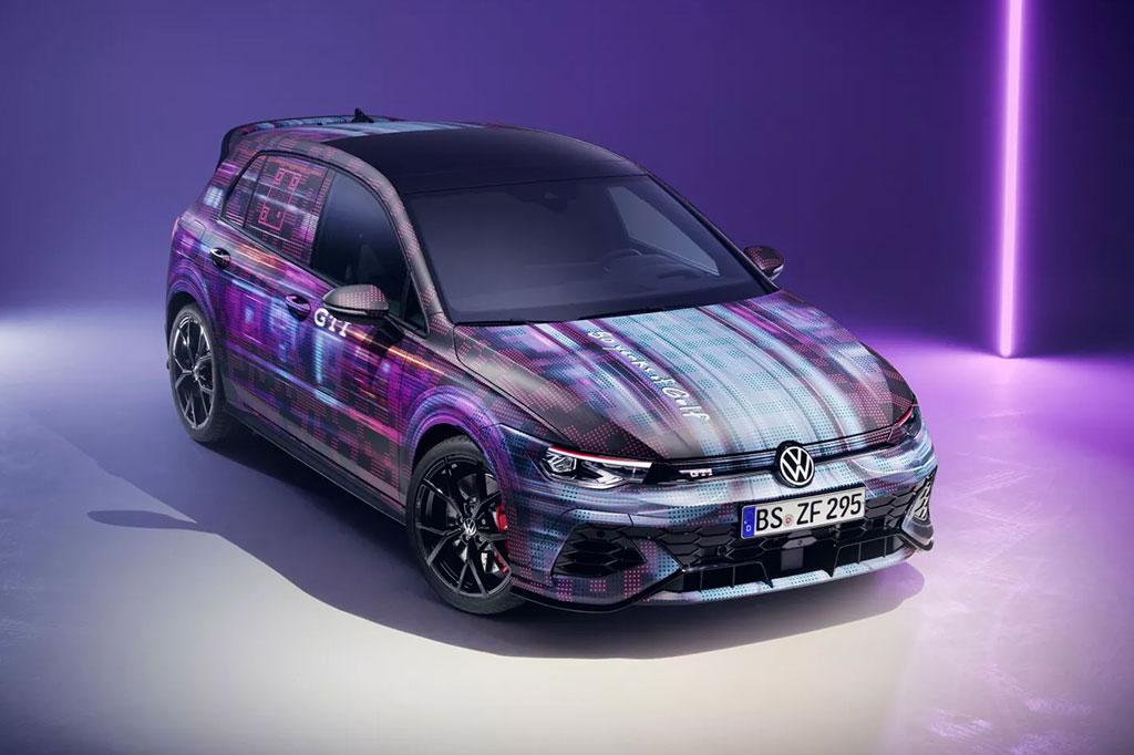 La Volkswagen Golf 8 GTI restyl�e se d�voile au CES La Volkswagen Golf 8 GTI restyl�e se d�voile au CES