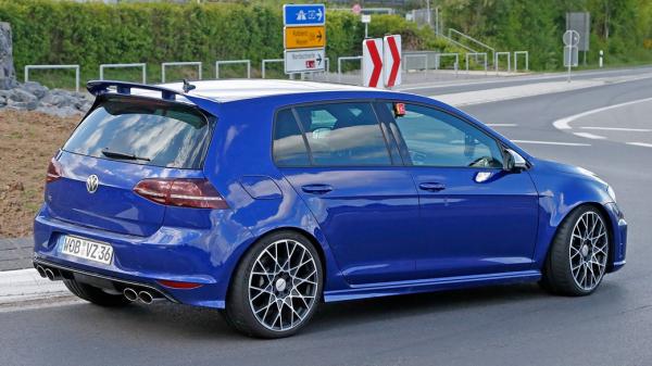 VW Golf R400 : le mulet de sortie VW Golf R400 : le mulet de sortie