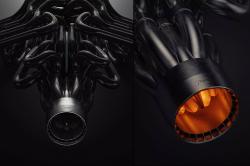 La De Tomaso P900 d�voile le sublime �chappement de son V12...