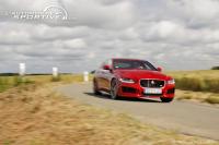 jaguar_xe_s_16.jpg